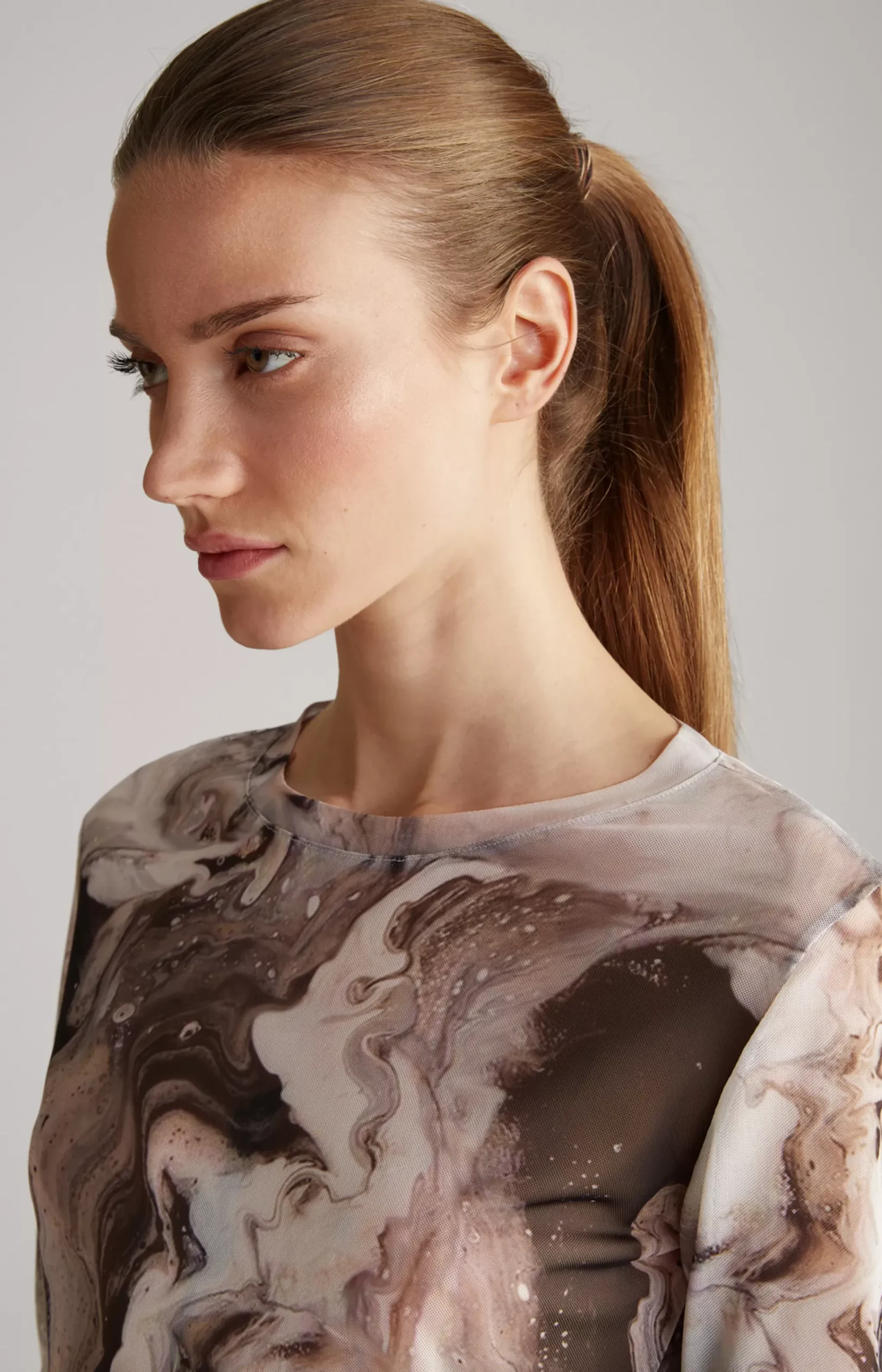 Mesh Long-sleeved Shirt in Off-white/Black
