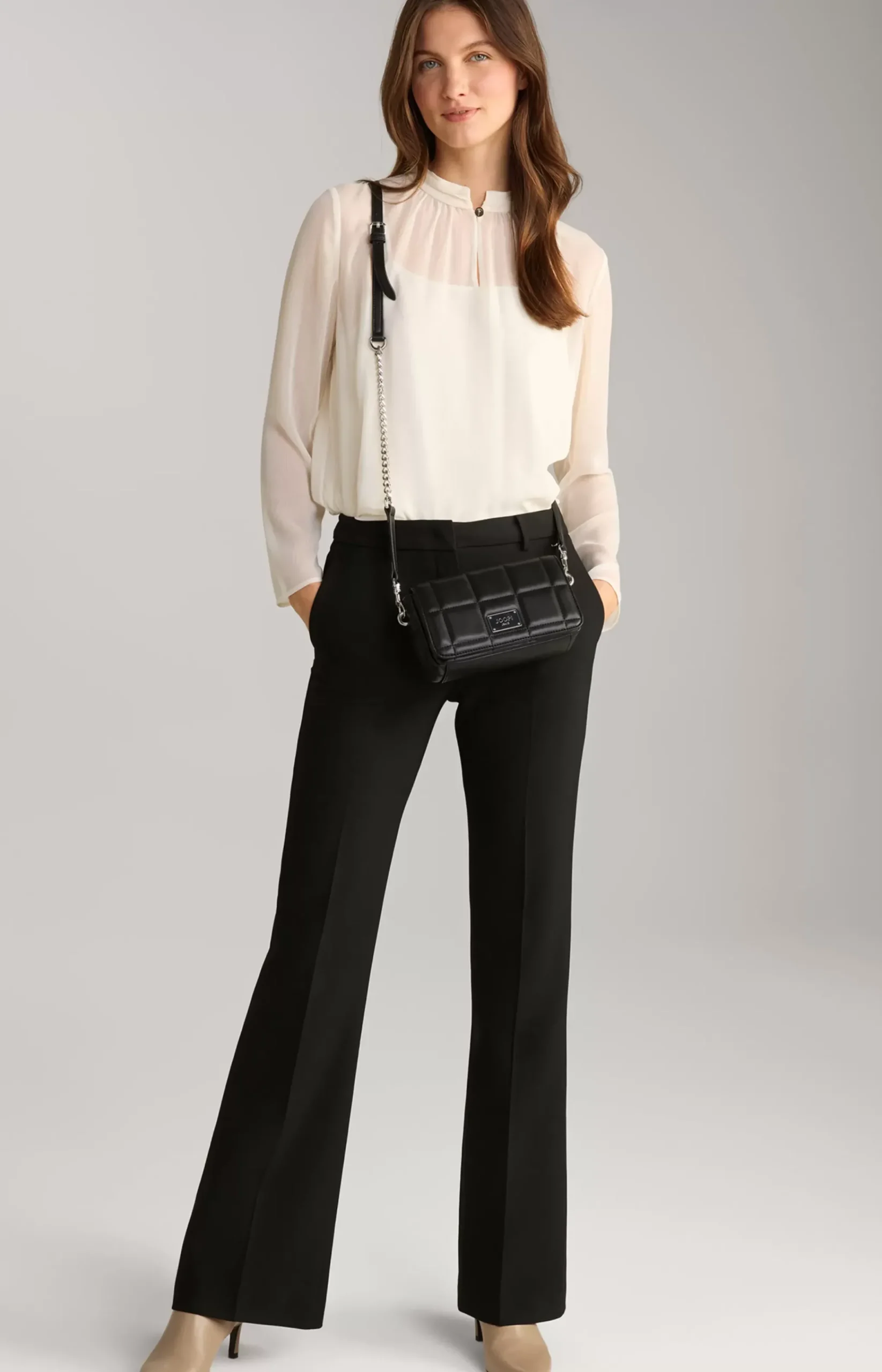 Ordine Luzi Shoulder Bag in Black