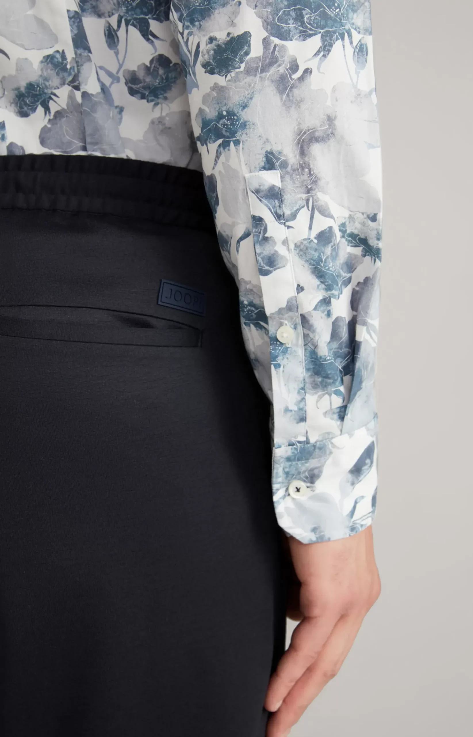 Pai Shirt in a Blue Pattern