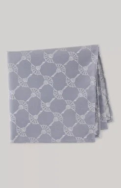 Pocket square in blue and grey