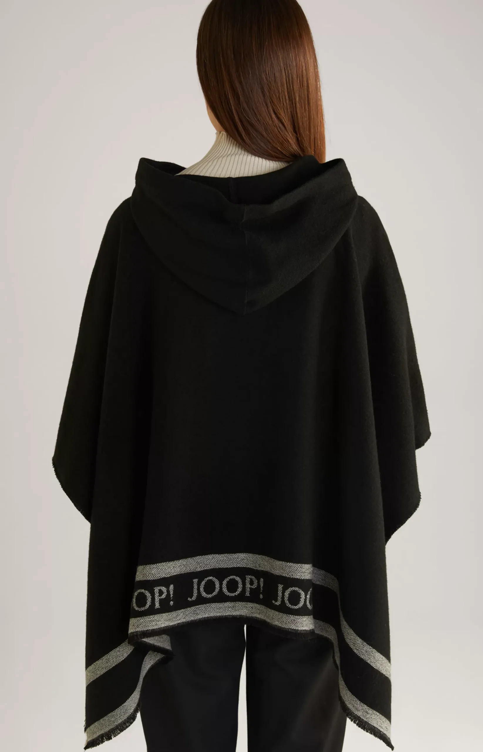 Poncho in Black
