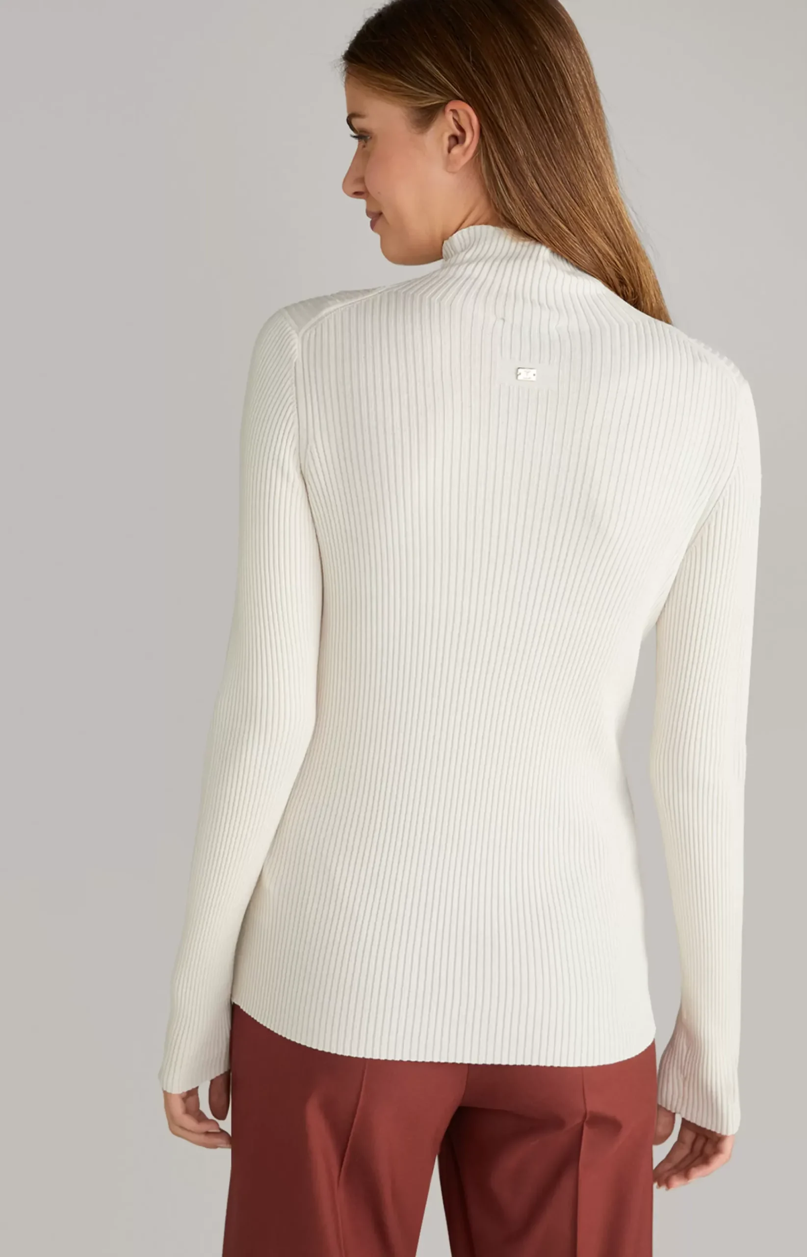 Rib Knit Pullover in Off-white
