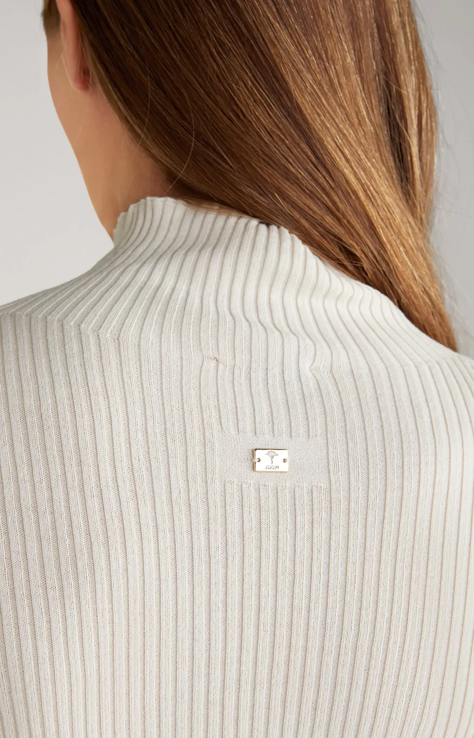 Rib Knit Pullover in Off-white