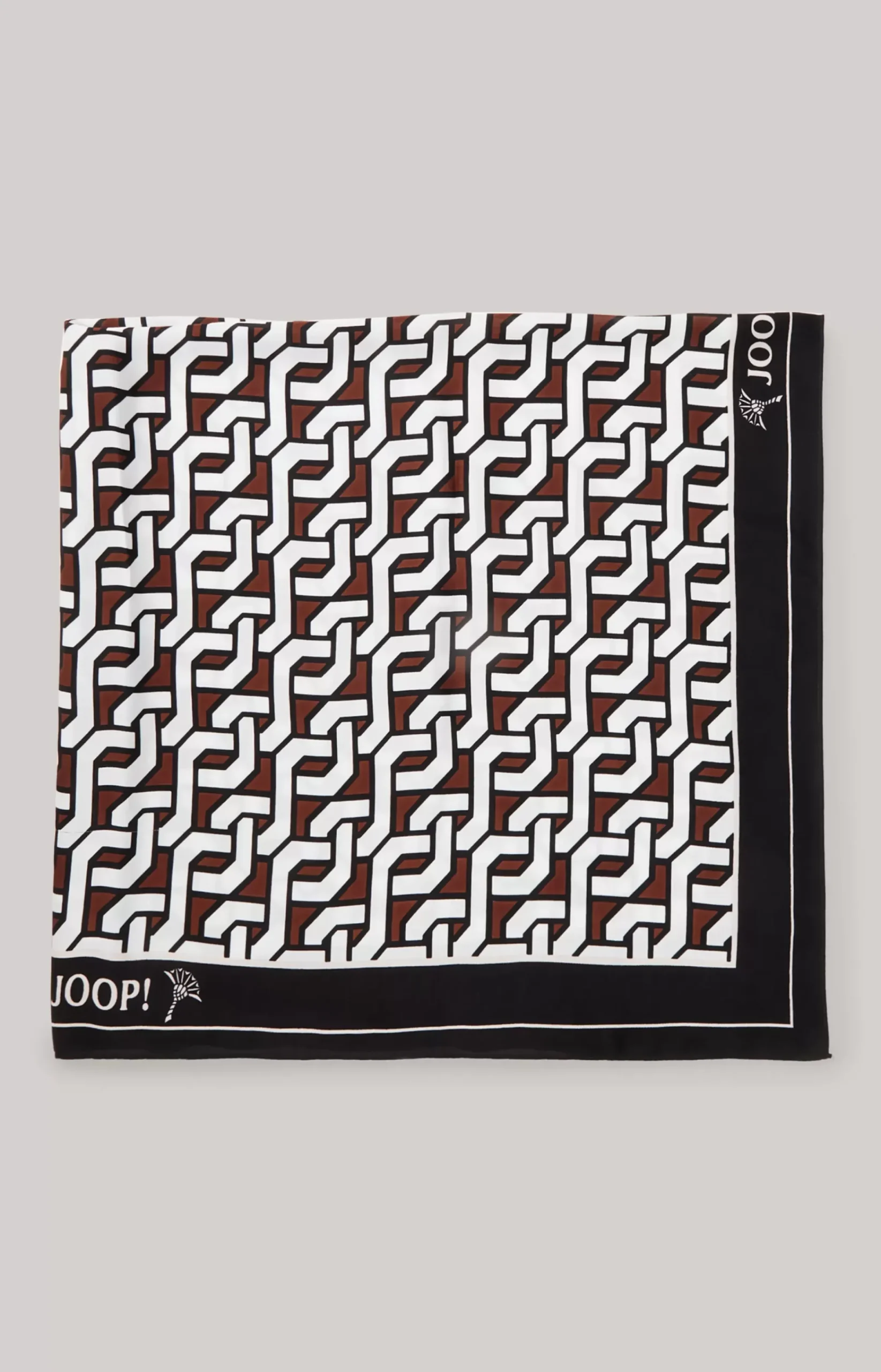 Scarf in a Black/White/Brown Pattern