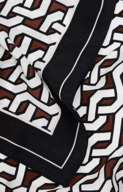 Scarf in a Black/White/Brown Pattern