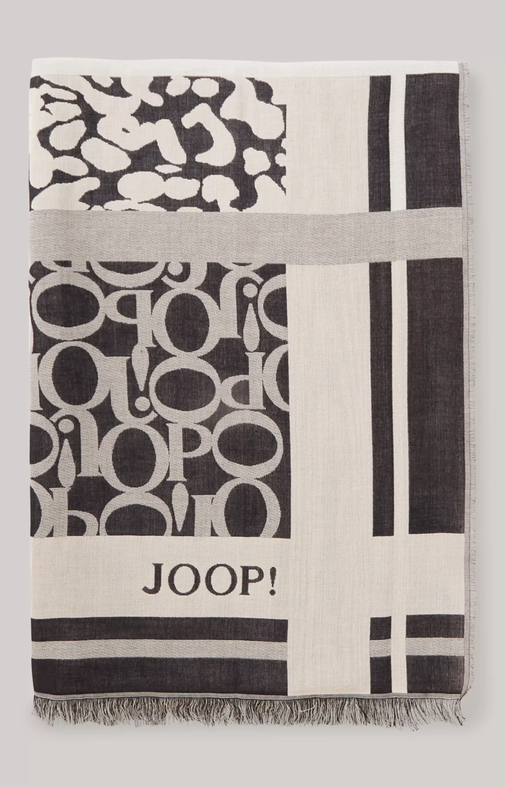 Scarf in an Anthracite/Ecru Pattern