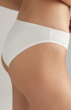Seamless bikini briefs in Ecru