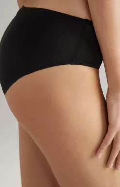 Seamless panties in black