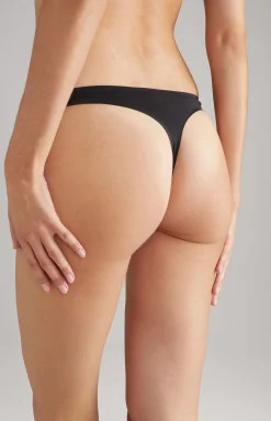 Seamless thong in Black