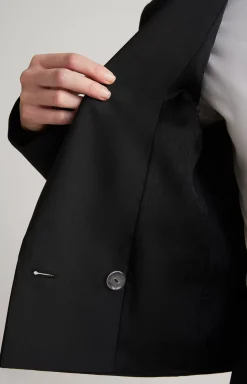 Short Blazer in Black