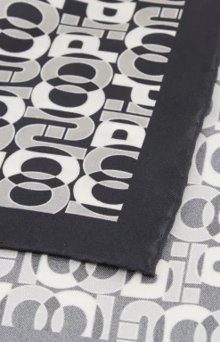 Silk Pocket Square in Dark Navy/Off-white