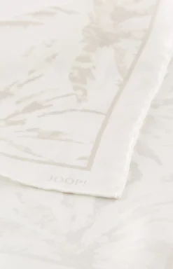 Silk pocket square in off-white