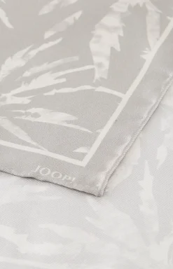 Silk pocket square in silver