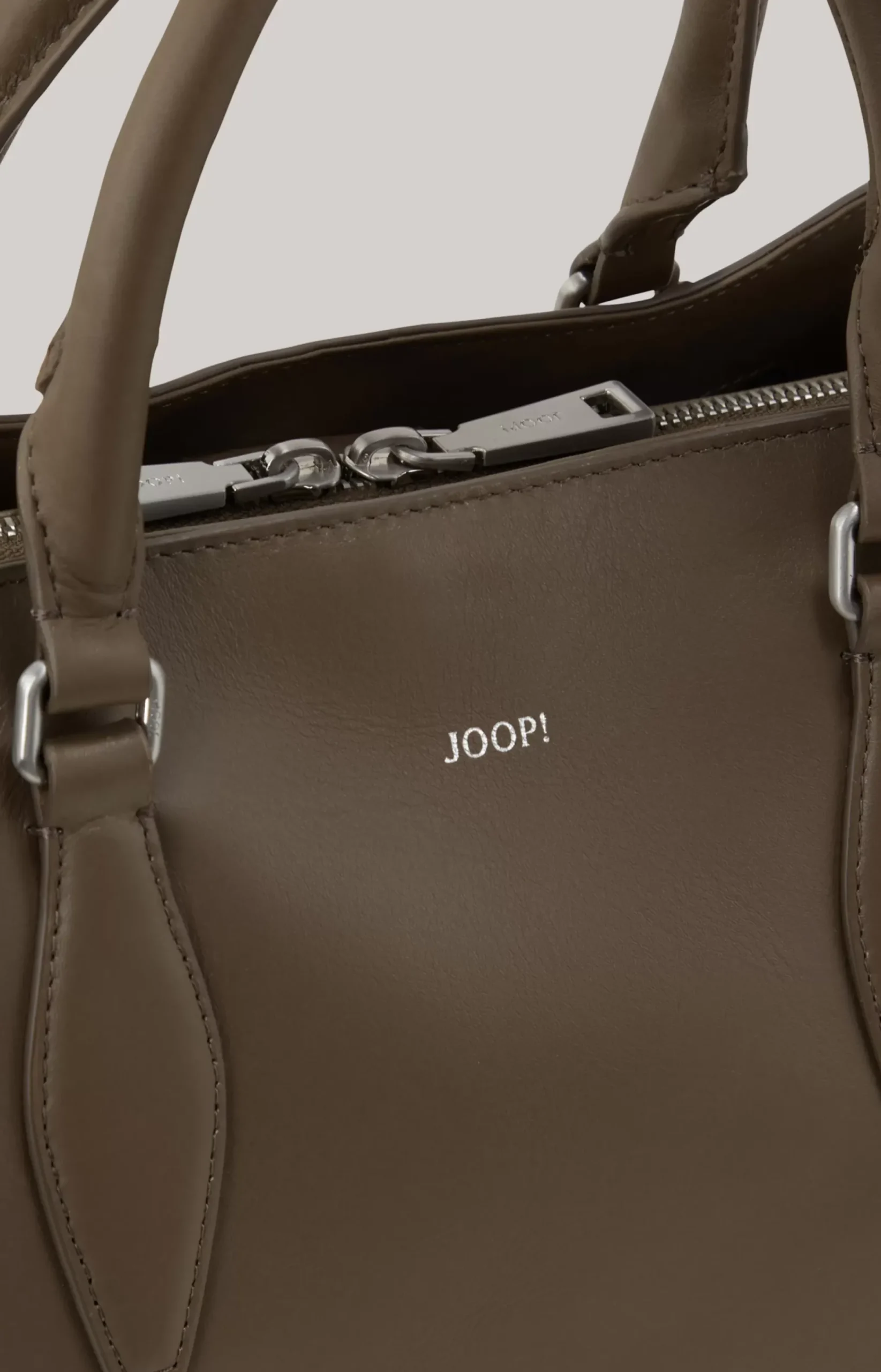 Sofisticato Emery Handbag in Brown