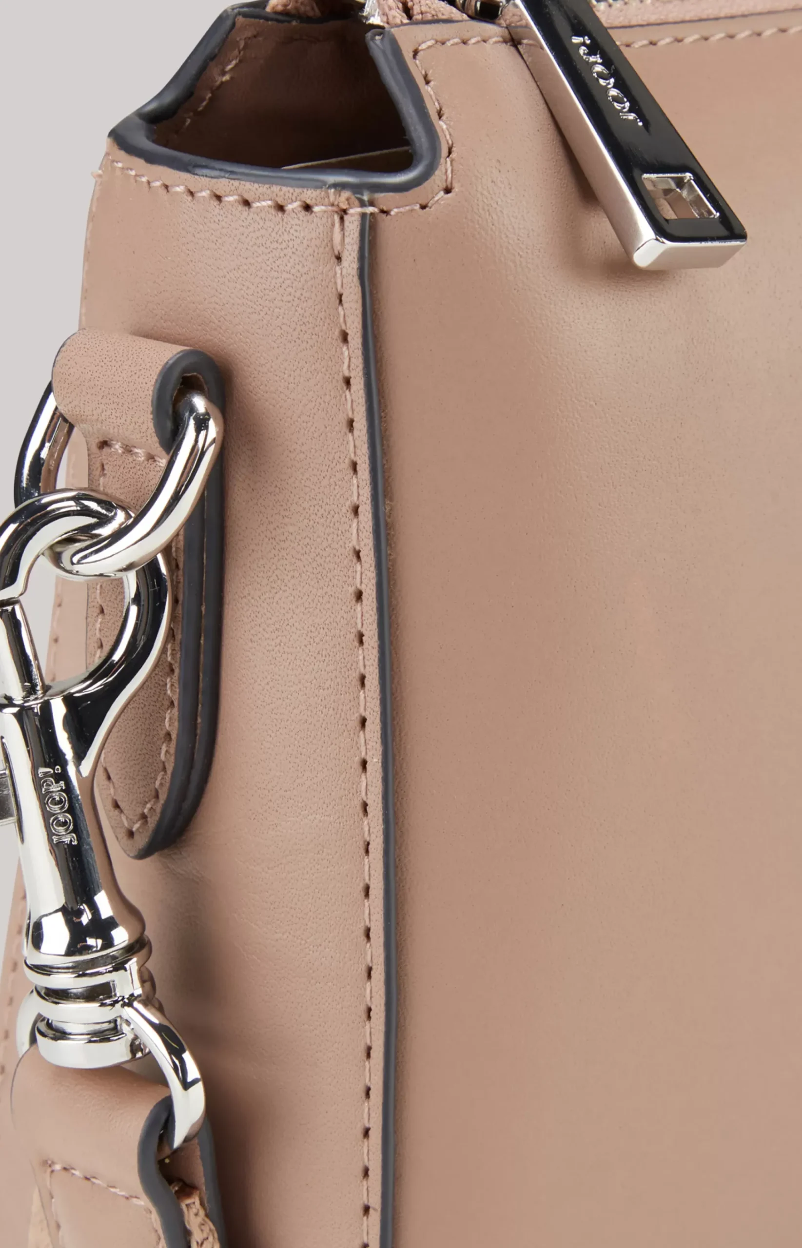 Sofisticato Jasmina Leather Shoulder Bag in Mauve
