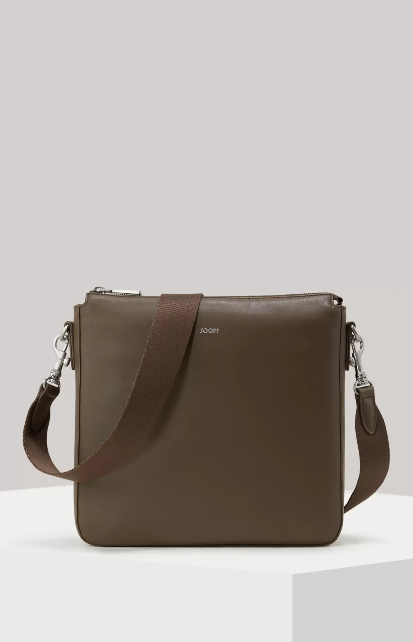 Sofisticato Jasmina Shoulder Bag in Brown