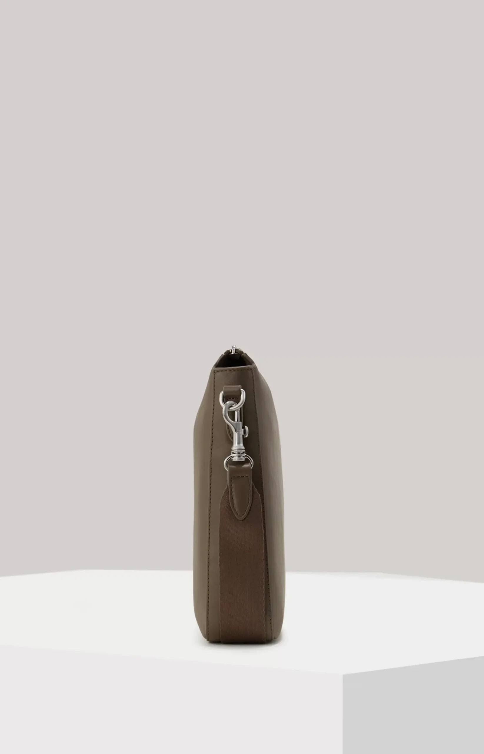 Sofisticato Jasmina Shoulder Bag in Brown