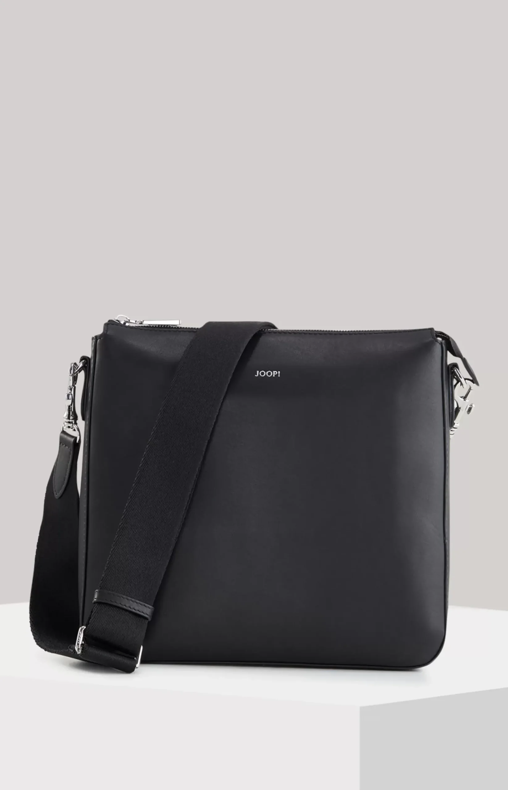 Sofisticato Jasmina Shoulder Bag in Black
