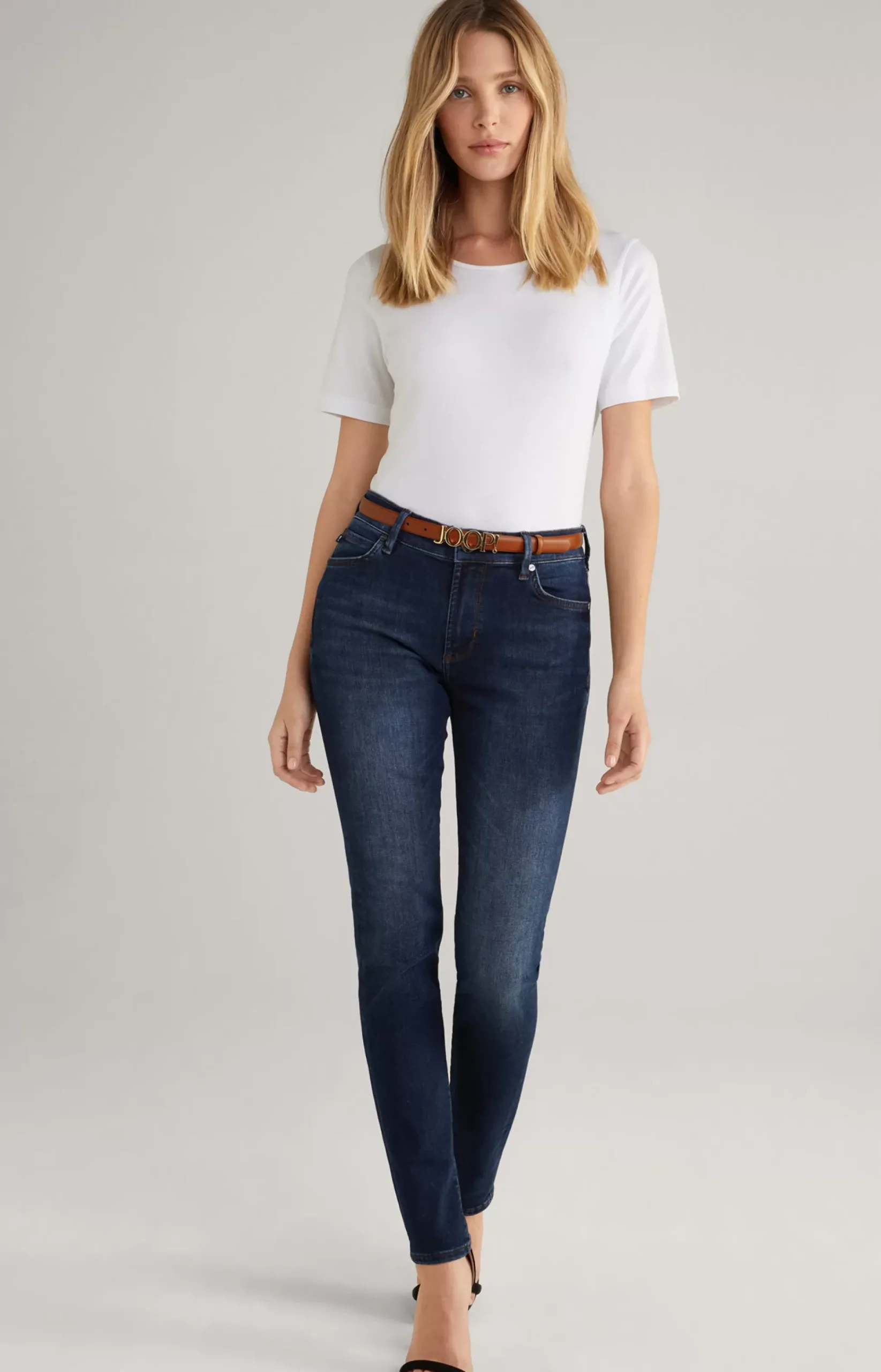 Sol Jeans in Dark Denim Blue