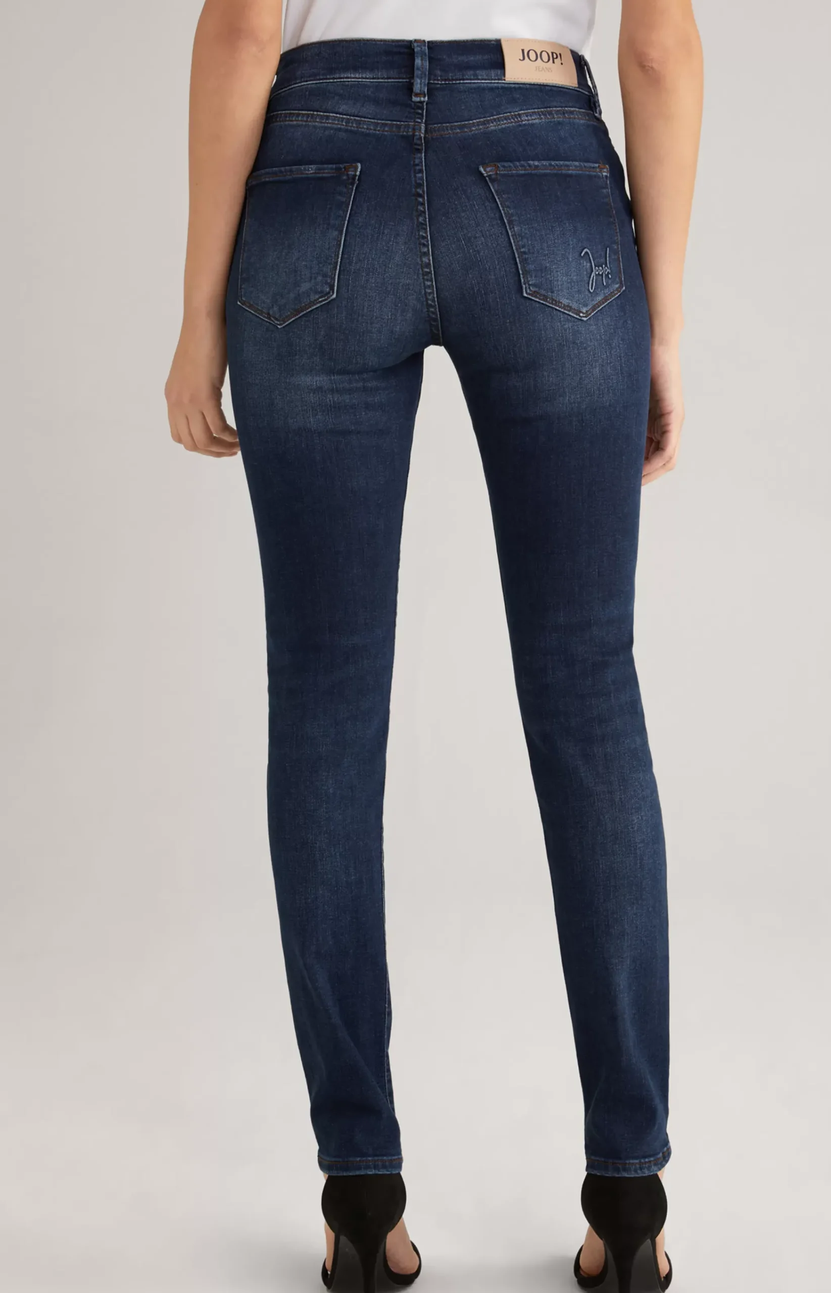 Sol Jeans in Dark Denim Blue
