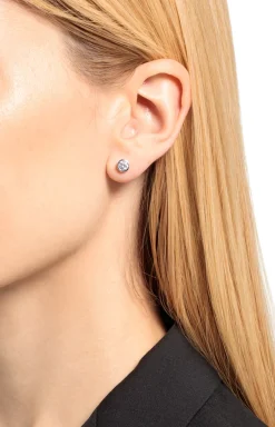 Stud earrings in silver