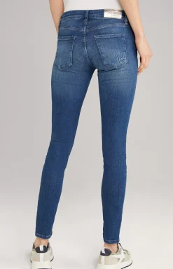 Sue Jeans in a blue washed look