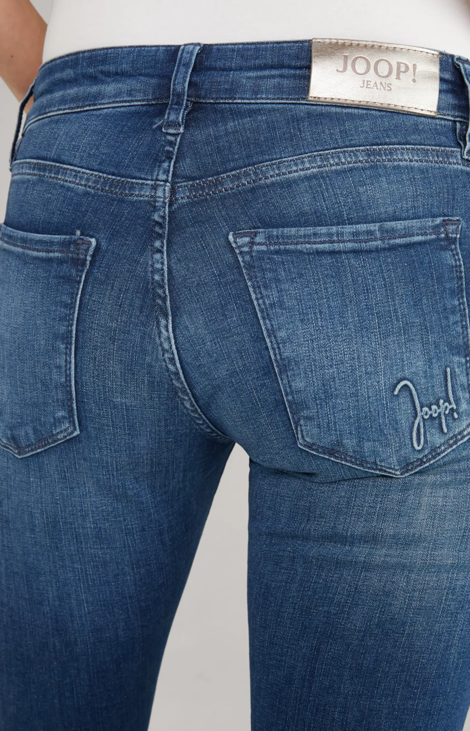 Sue Jeans in a blue washed look