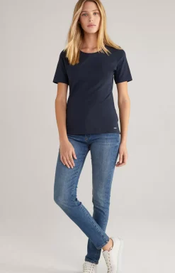 Tess Basic T-Shirt in Black