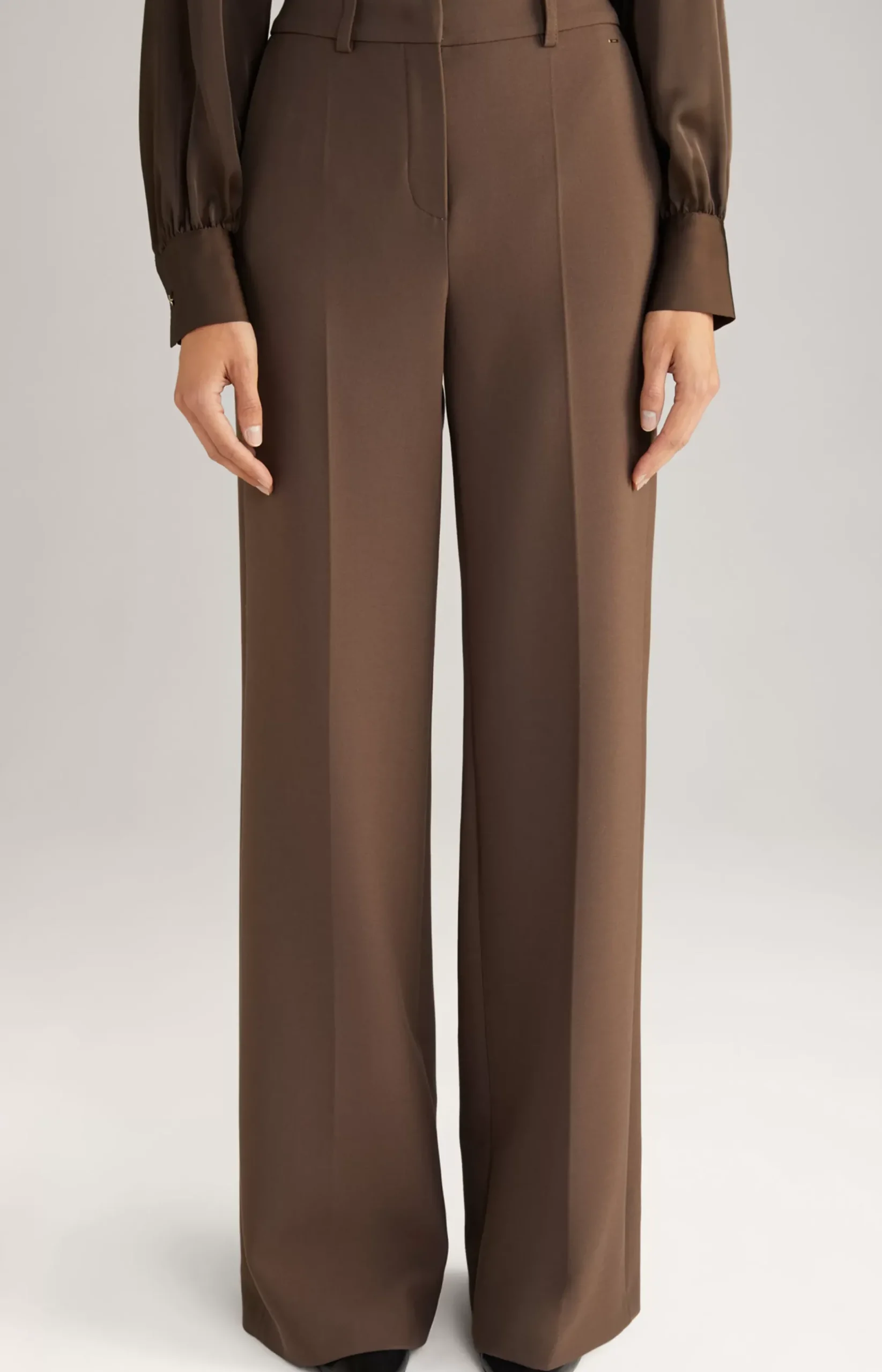 Trousers with Pressed Creases in Dark Brown