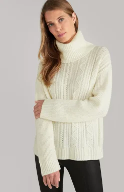 Turtleneck Pullover in Cream