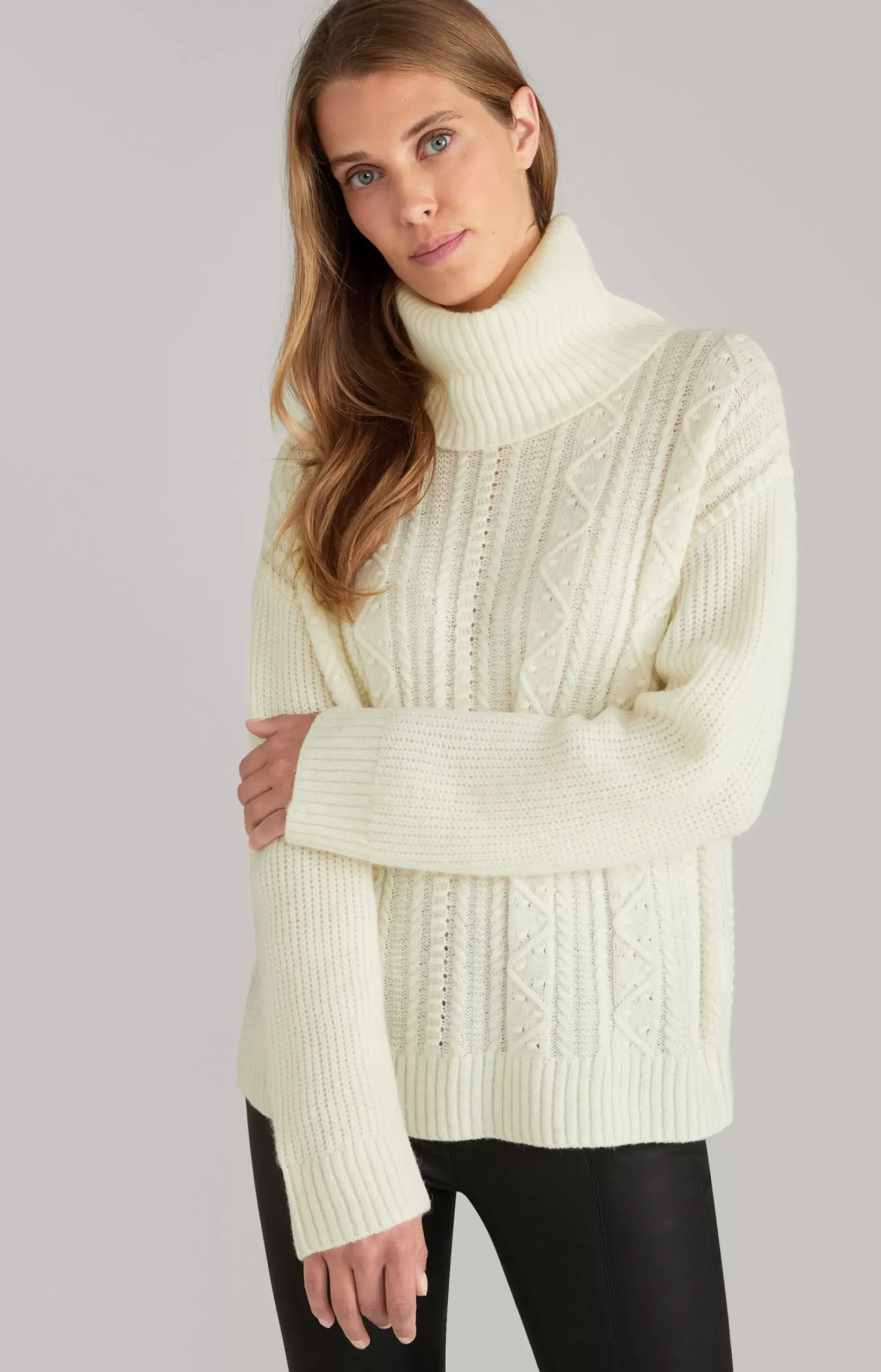 Turtleneck Pullover in Cream