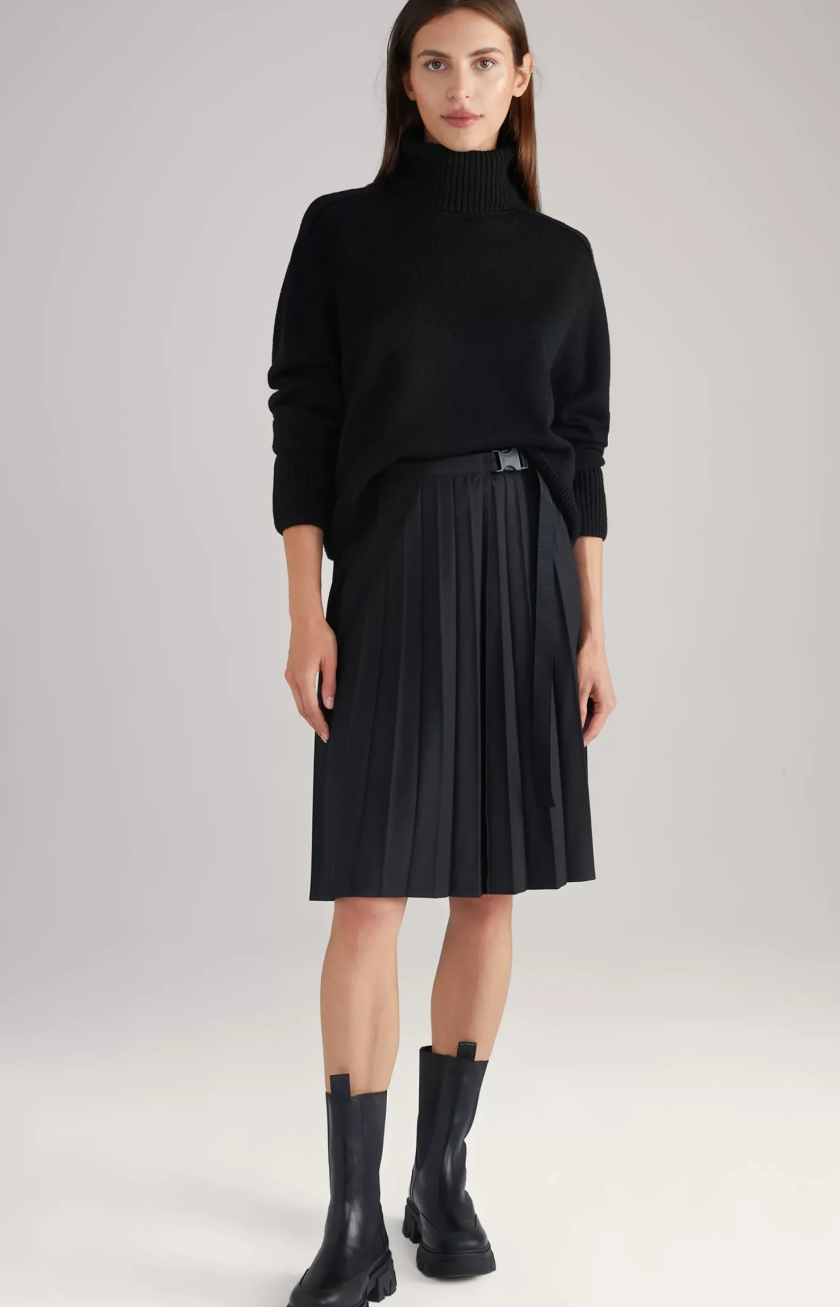 Twill Skirt in Black