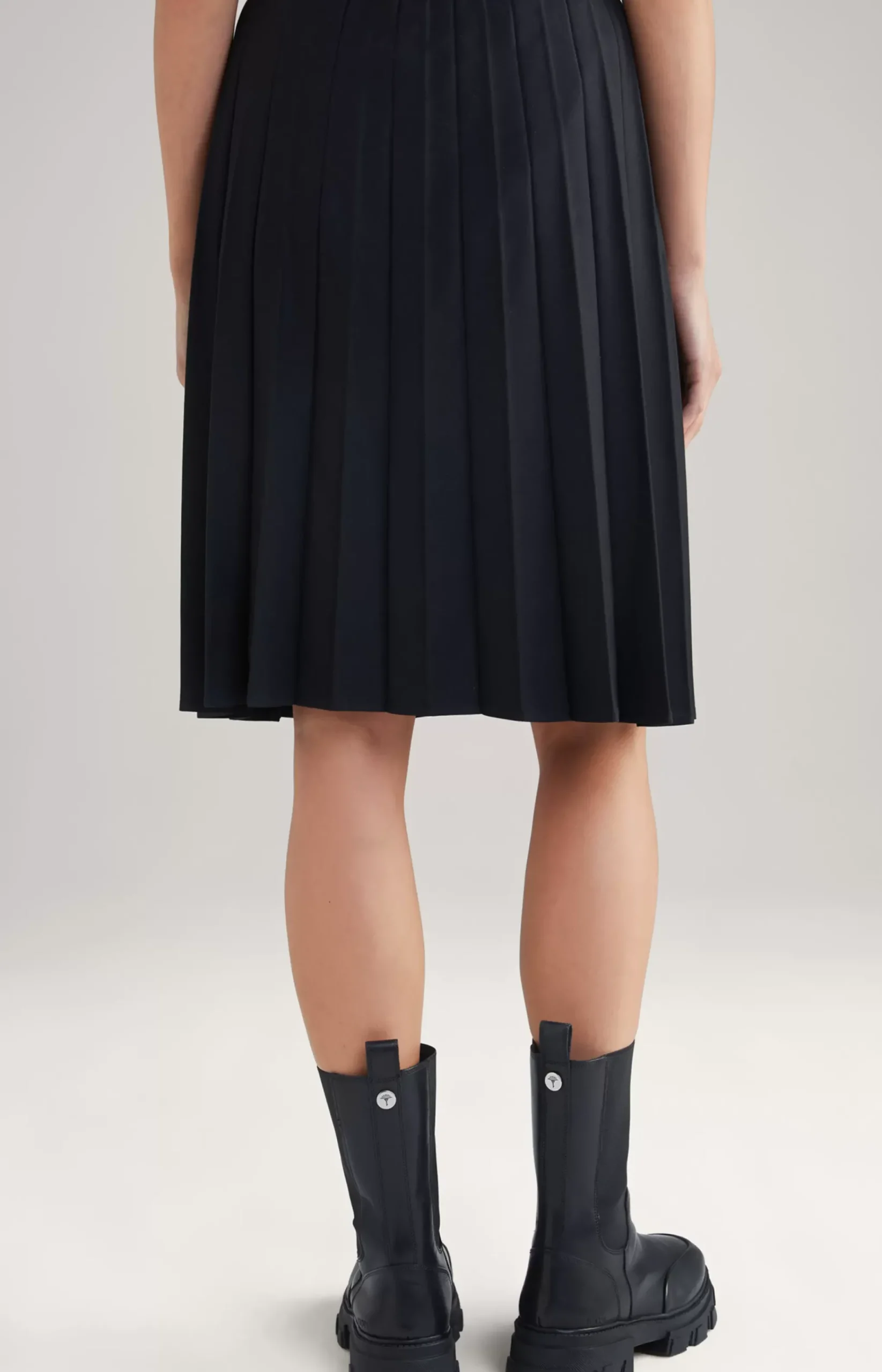 Twill Skirt in Black