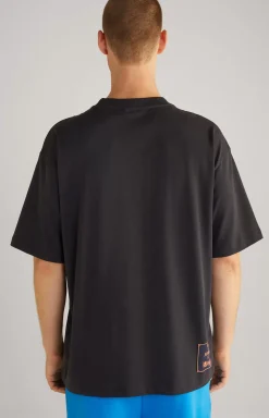 Unisex T-shirt in Black