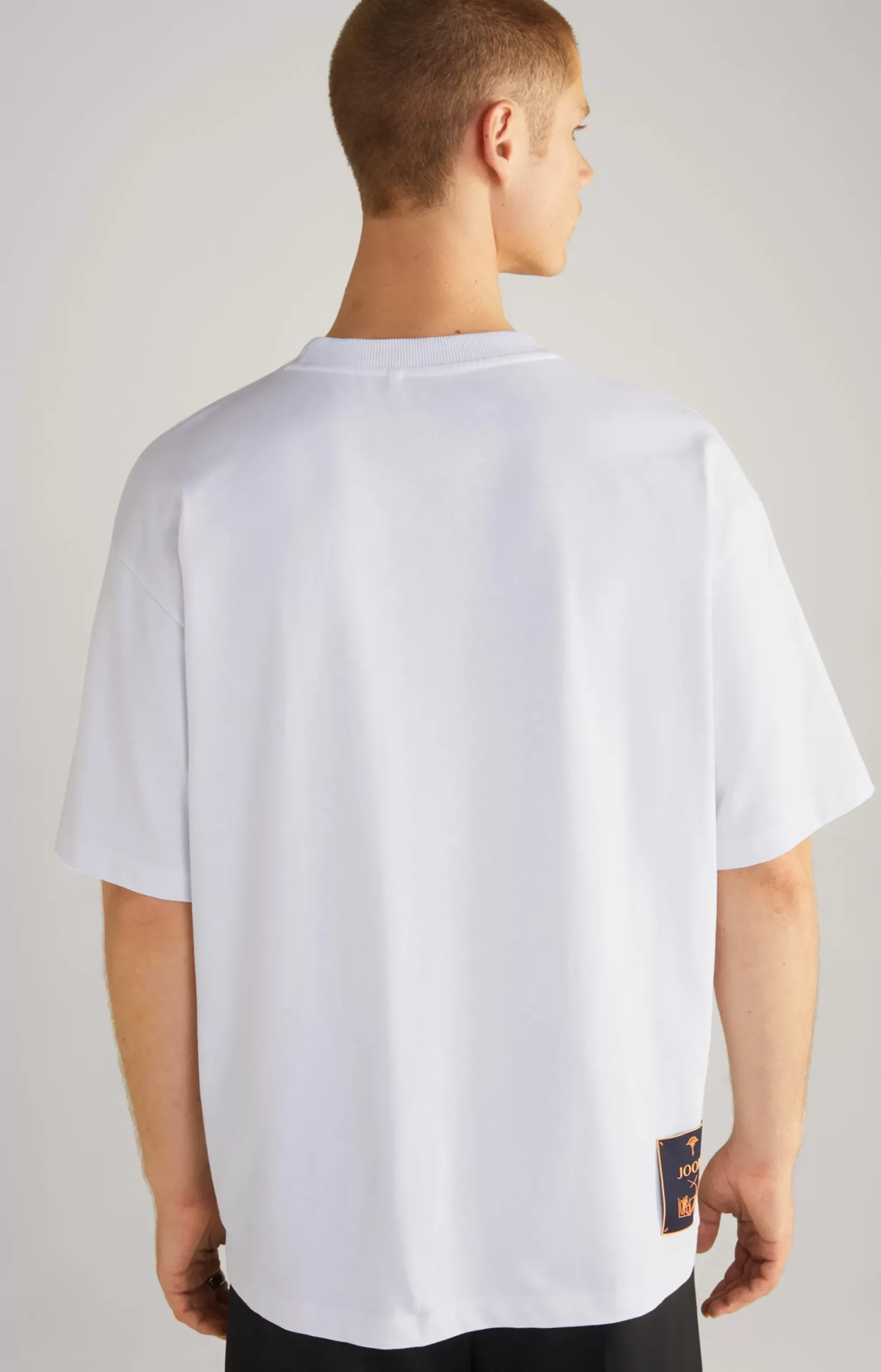 Unisex T-shirt in White