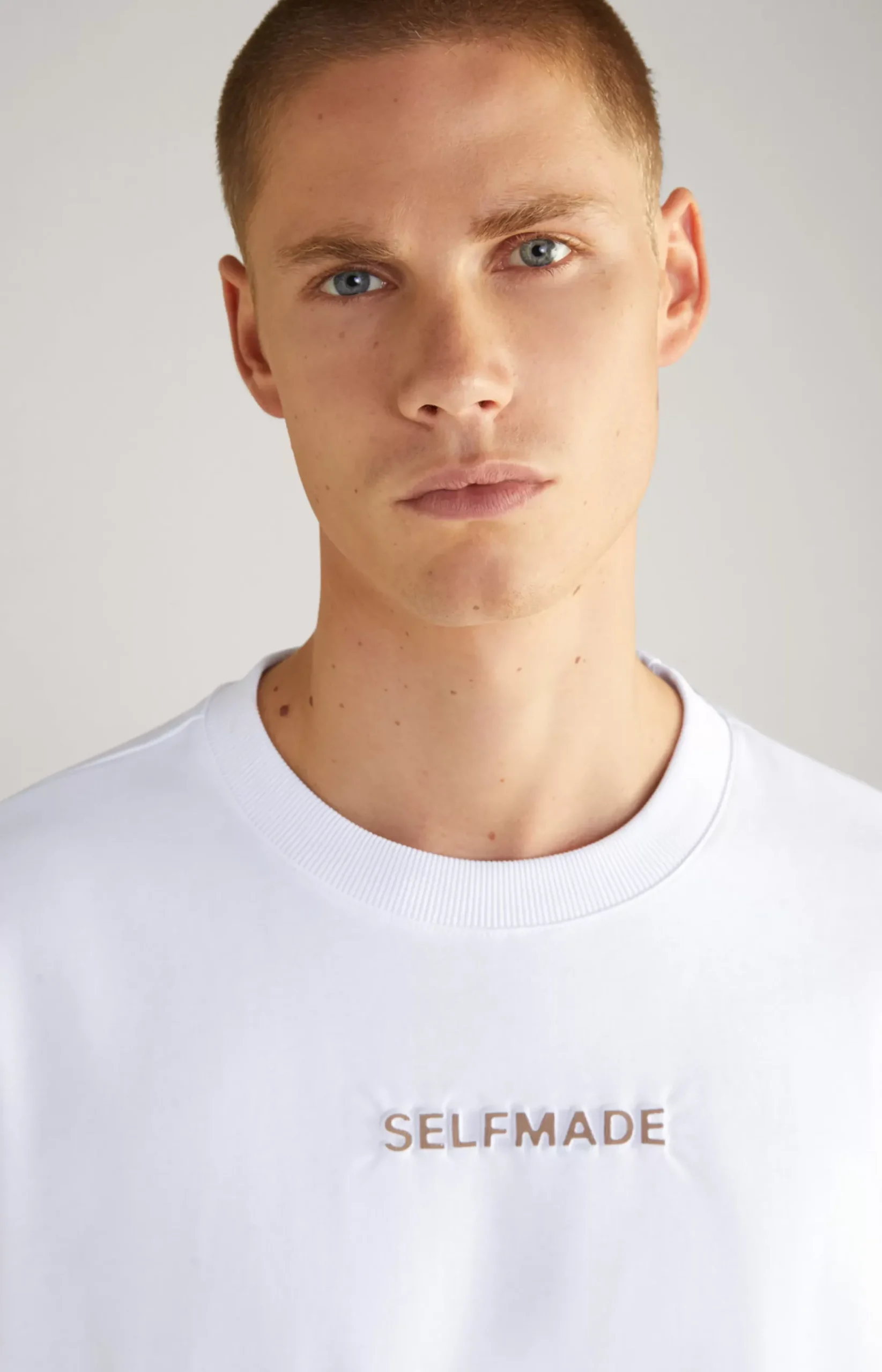 Unisex T-shirt in White