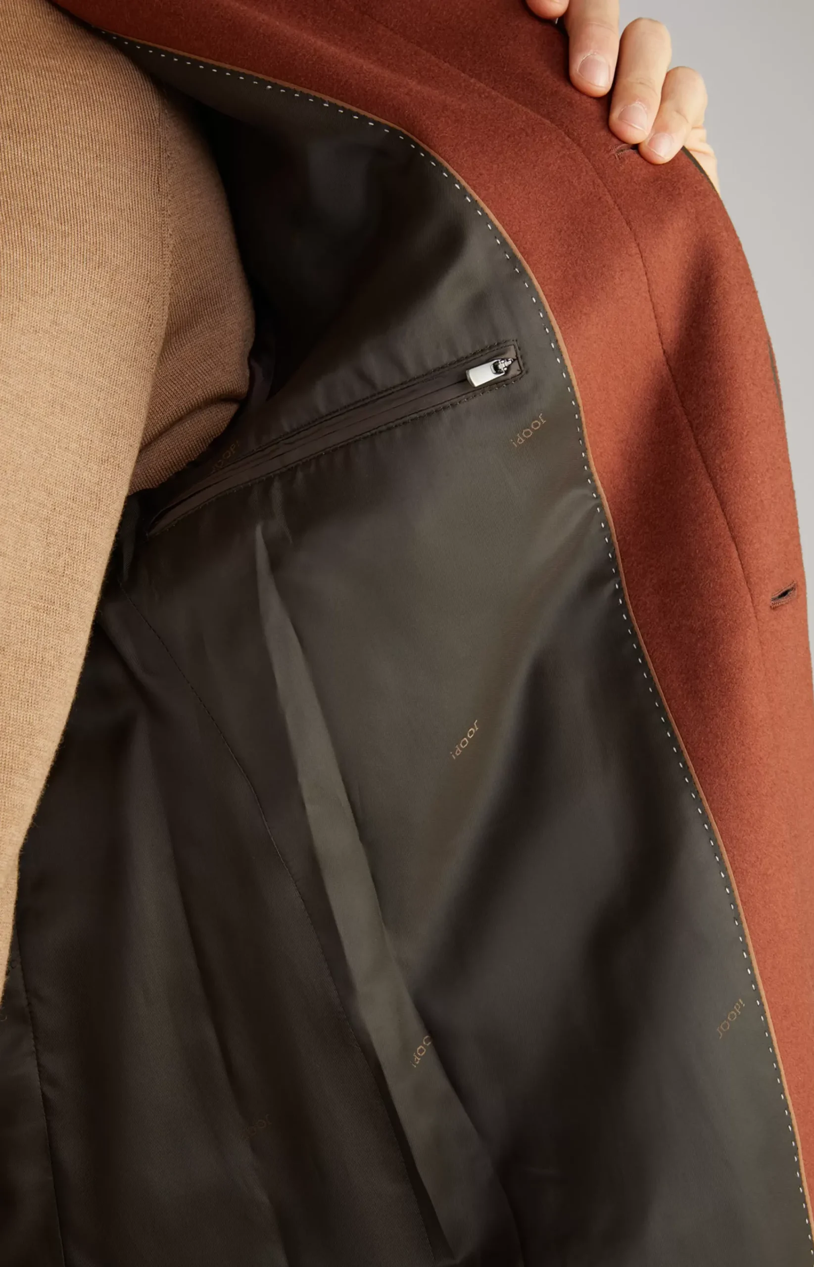 Varo Coat in Brown