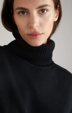 Virgin Wool Blend Knitted Jumper in Black