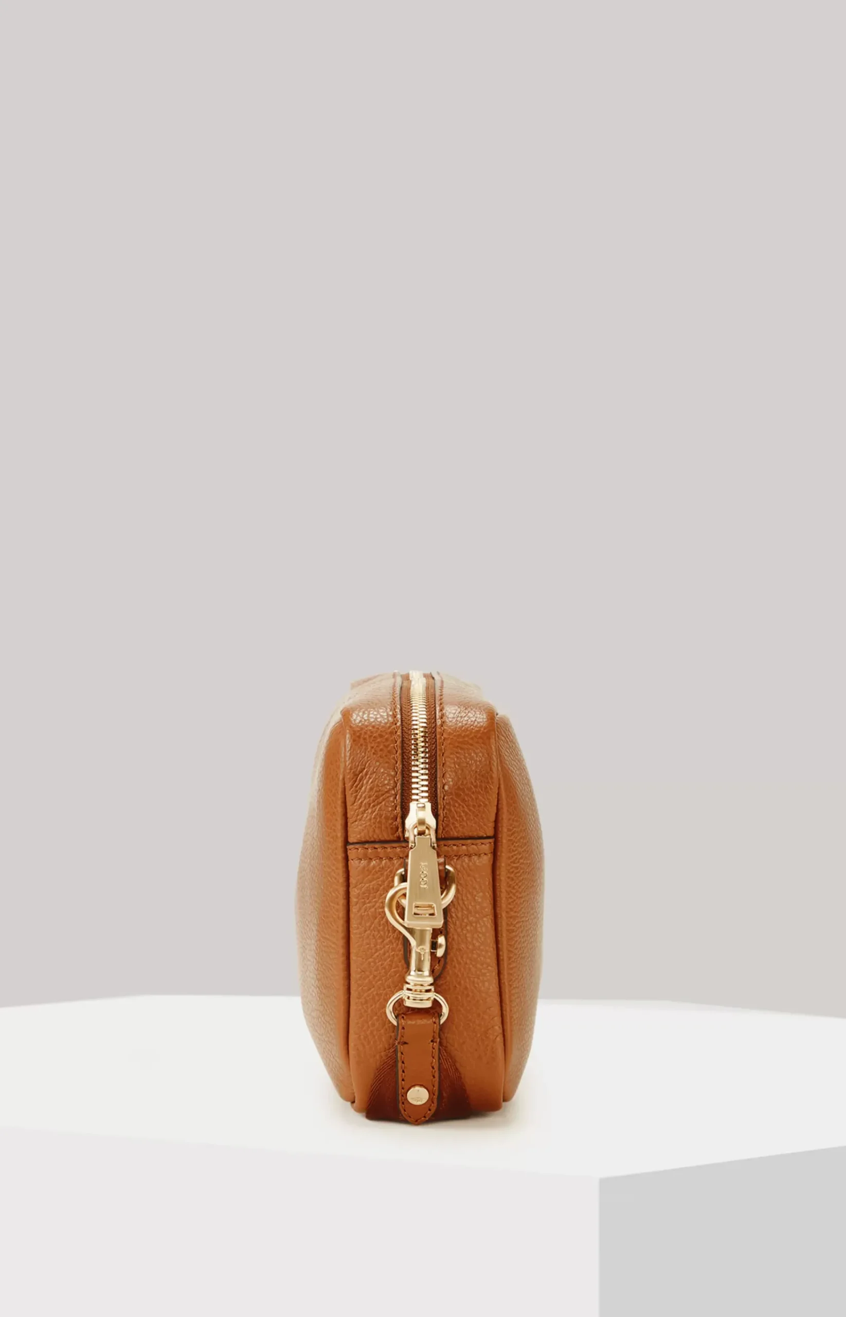 Vivace Cloe Shoulder Bag in Brown