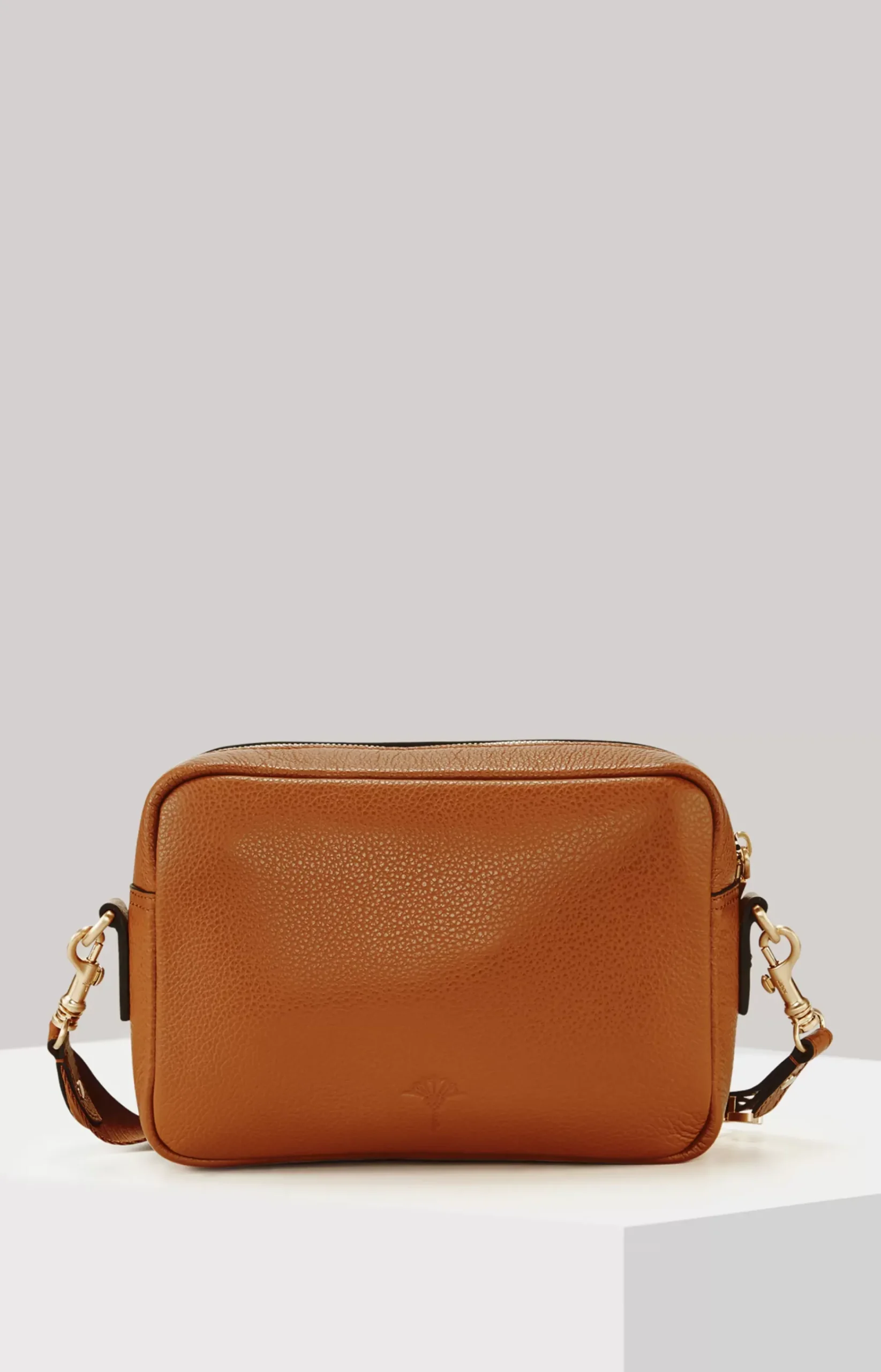 Vivace Cloe Shoulder Bag in Brown