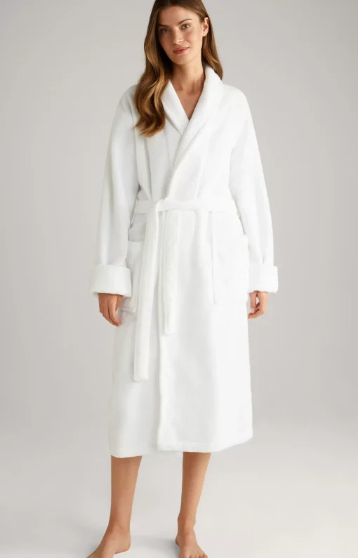 Women’s bathrobe in white